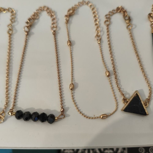 Women's bracelet set 5 pieces new, gold and black