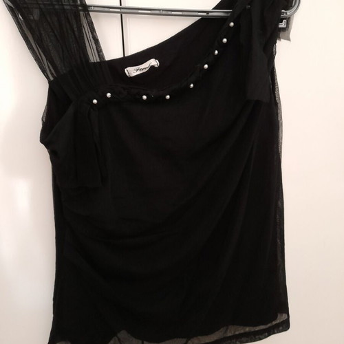 Women's sleeveless black blouse with white pearls size L like new