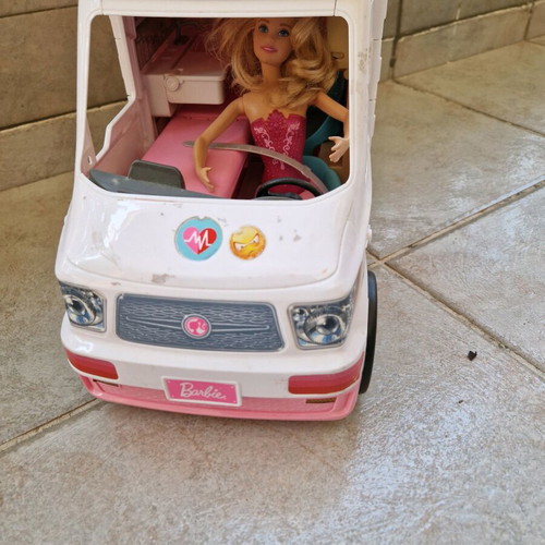 Barbie ασθενοφόρο μεταχειρισμένο μαζί με Barbie