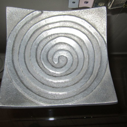 Square decorative item used, 17 cm