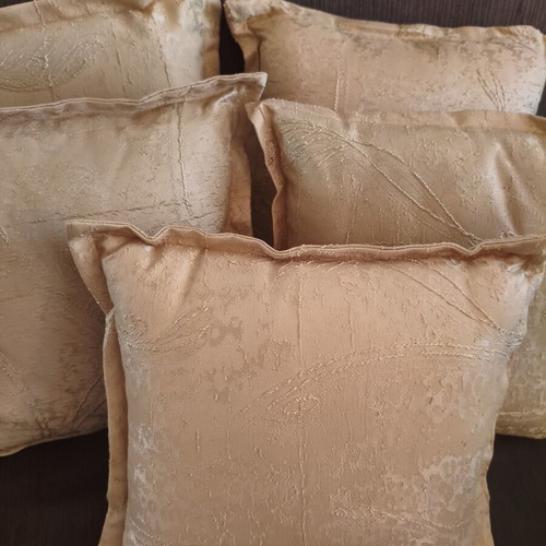 Decorative sofa pillows set of 5, like new, warm gold champagne