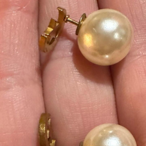 Steel earrings with pearls unused