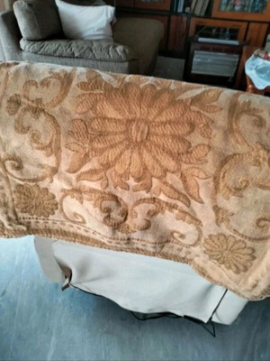 Large pillow cover used, 62x62 cm, durable fabric, yellow-gold