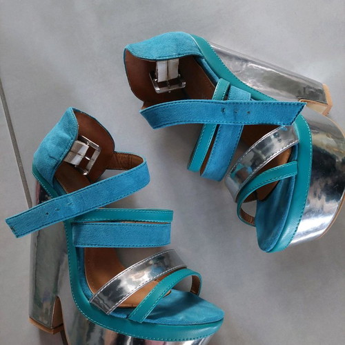Pink Woman sandals used with blue and silver straps, size 37