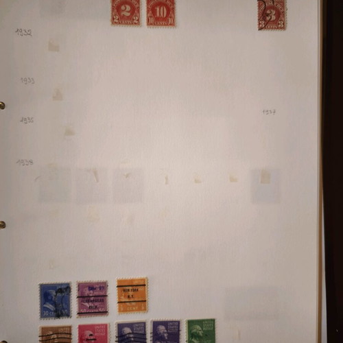 Collectible Lot of 17 USA Stamps 1930–1945 like new