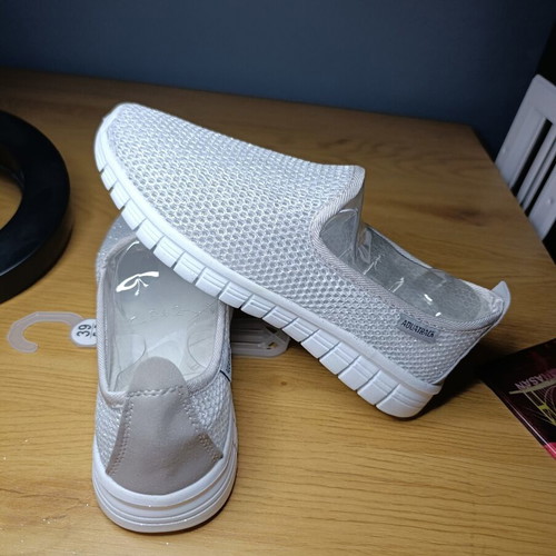Aqua Track white slip-on shoes with silver glitter, size 39