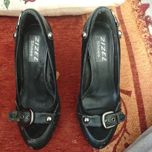 Pumps size 38 black like new
