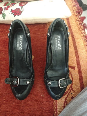Pumps size 38 black like new