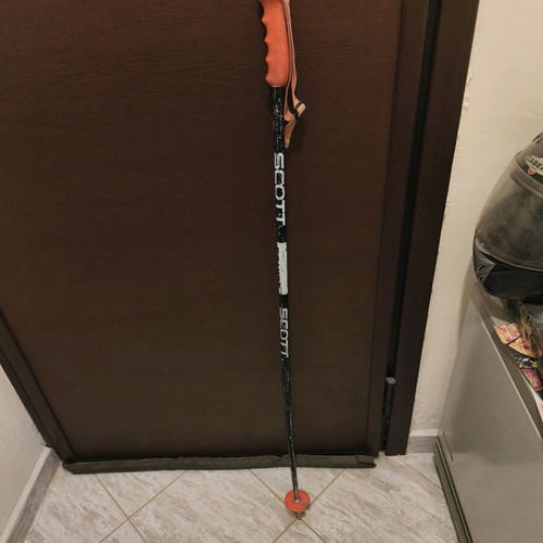 Elan Comprex R 168cm skis used with 2 Salomon and Scott batons