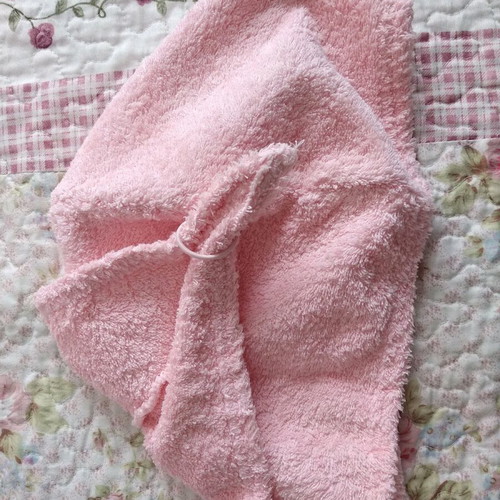 Hair towel pink like new with elastic band