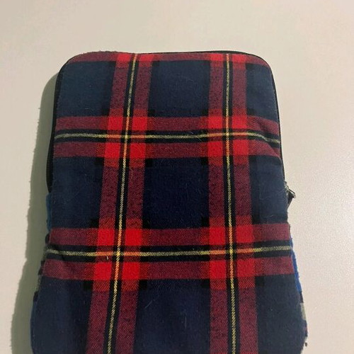 Tablet case 10 inch Pull & Bear like new, checkered