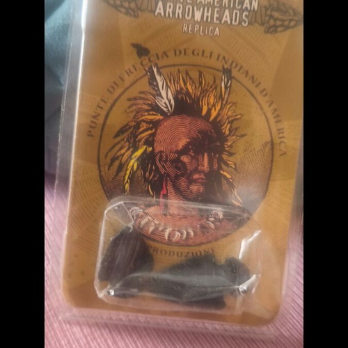 Arrowheads for pendant new, obsidian