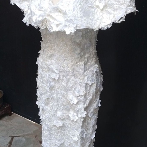 Kipour wedding dress with embossed lace hand-sewn like new