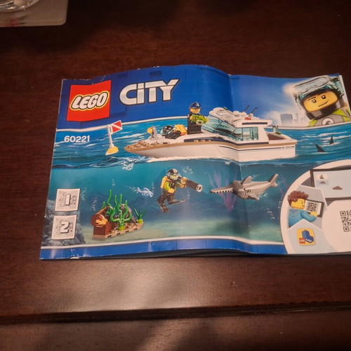 LEGO City 60221 police boat set