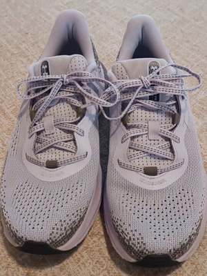 Under Armour women's athletic shoes, size 40, light purple