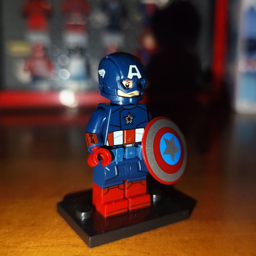 Captain America Steve Rogers figure like new with accessories