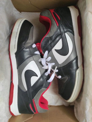 Nike Air Prestige II αθλητικά σαν καινούργια, νούμερο 44.5, μαύρο και γκρι