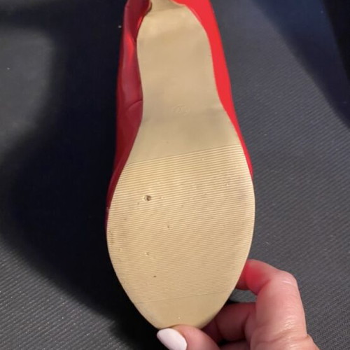 Magic red pumps size 37 like new, patent leather, round toe