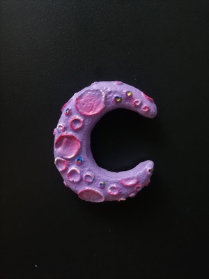Handmade magnet from white cement with acrylic and varnish