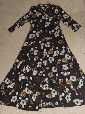 Zara long printed dress like new, size Medium