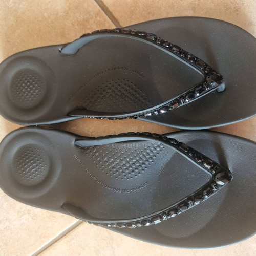 Fitflop iQushion Multi-Crystal Ergonomic Flip-Flops size 37, new, black