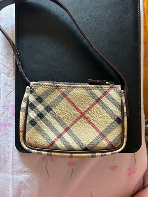 Τσαντάκι burberry