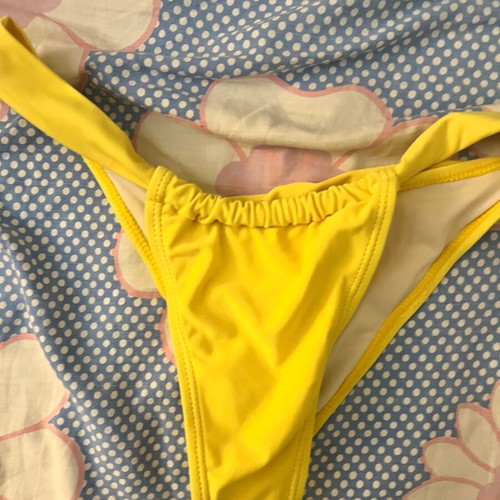 Swimwear set like new, yellow, small box style