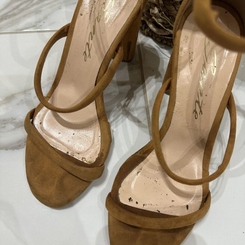 Sante tan sandals size 37 used