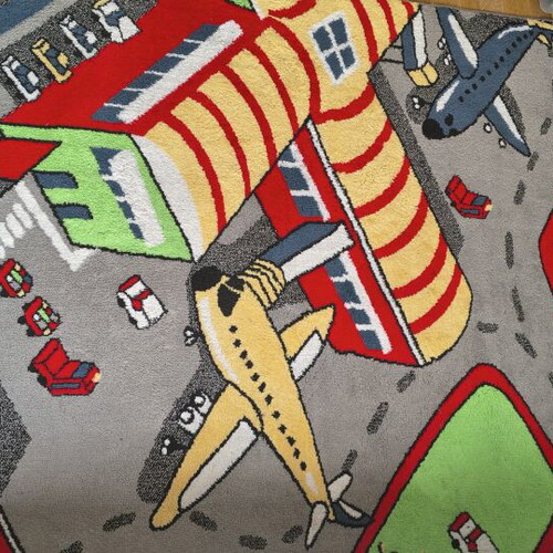 Children's rug like new, 190 x 130 cm