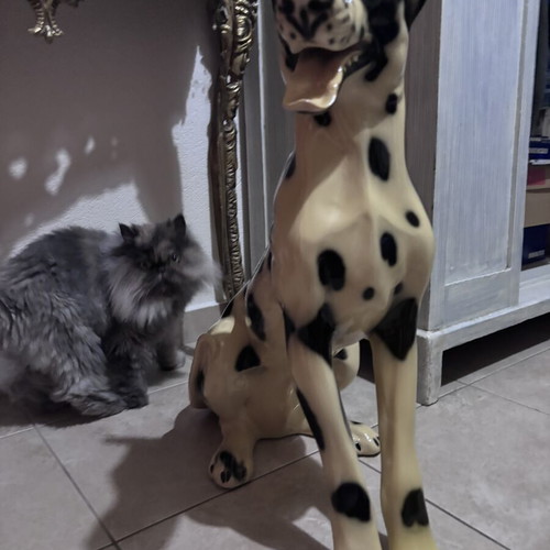 Porcelain dog like new
