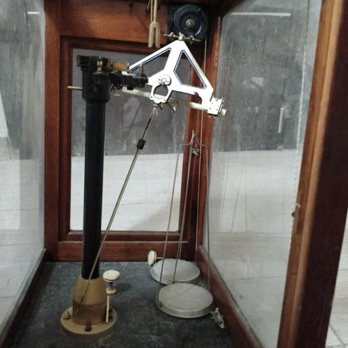 Sartorius-Werke Göttingen antique analytical balance 200 g used