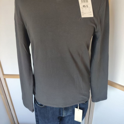 Black long sleeve shirt new, size S