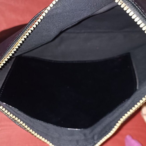 Lovely black hand bag like new with case