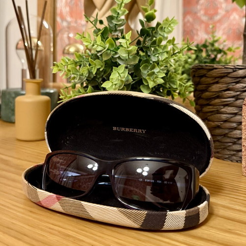 Burberry sunglasses B8413/S oversized rectangular dark check like new with case