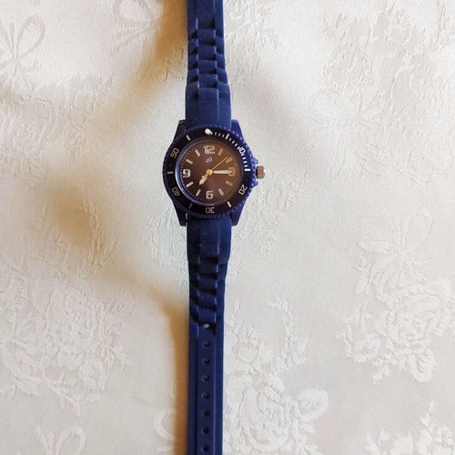 Blue women's watch with silicone strap new