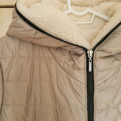 Beige champagne jacket with fur lining, like new, small size