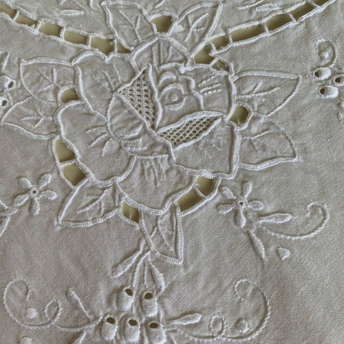 White cutwork embroidered tablecloth new