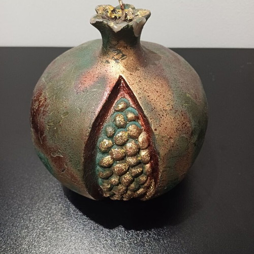 Pomegranate candle used with gold dust height 14.5cm