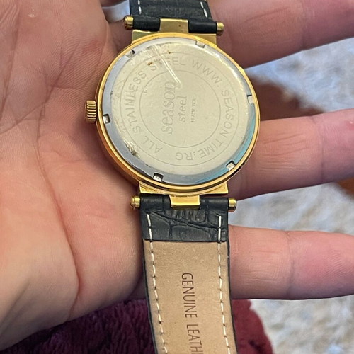 Women's watch with leather strap like new