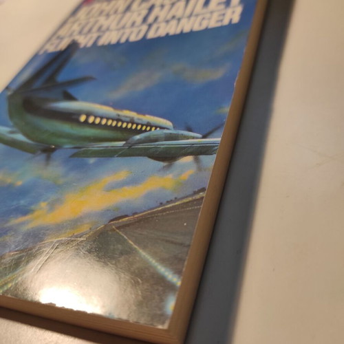 Flight into danger book like new by John Castle & Arthur Hailey, English