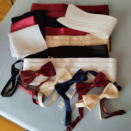 Men's Wedding and Dance Accessories Set like new, 6 belts, 5 bow ties, 1 white collar, 3 handkerchiefs