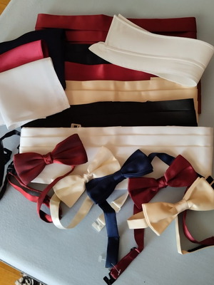 Men's Wedding and Dance Accessories Set like new, 6 belts, 5 bow ties, 1 white collar, 3 handkerchiefs
