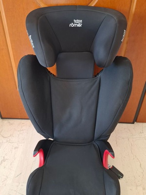 Παιδικό κάθισμα αυτοκινήτου Britax Römer Kidfix SL μεταχειρισμένο, 15–36kg, έως 12 ετών