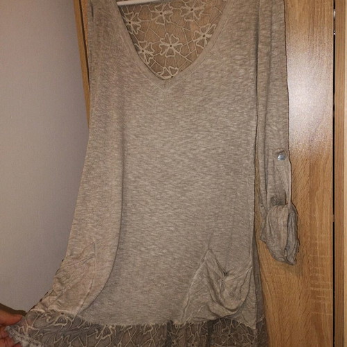Made in Italy t-shirt dress like new, grey with lace and pockets