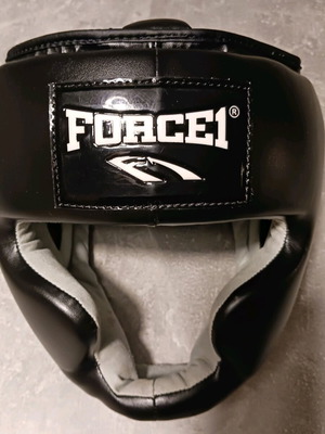Force1 martial arts helmet like new, full face for kick boxing and boxing sparring