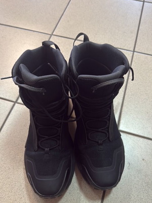 Under Armour Valsetz boots size 44, black