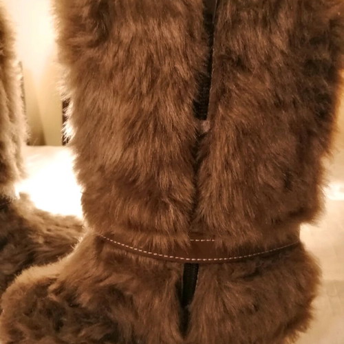 Children's boots used with brown synthetic fur, size 29