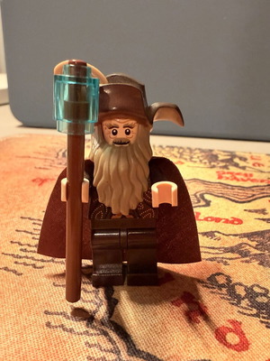Lego The Hobbit Radagast figure like new with feather and staff