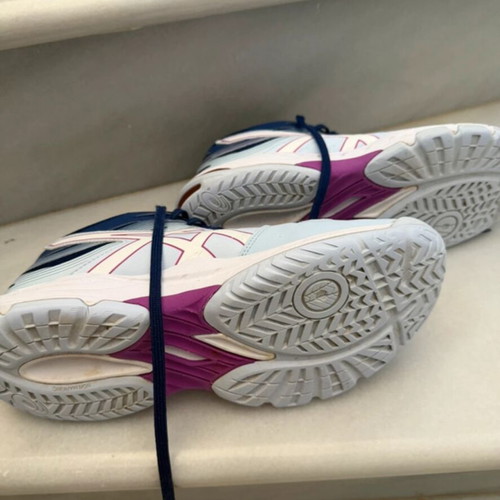 Asics volleyball shoes used, comfortable fit