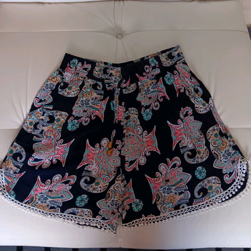 Celestino shorts like new, women's ethnic lachouri pattern, size XL, blue with lace